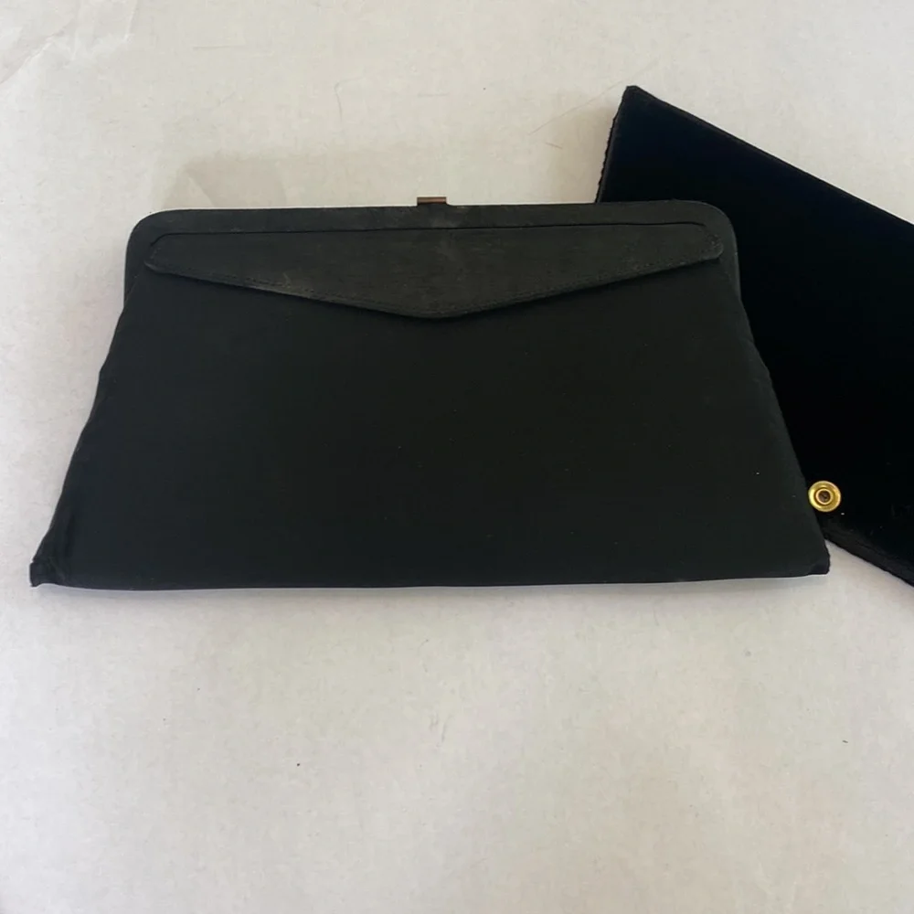 Vintage black velvet clutch - Picture 6 of 9